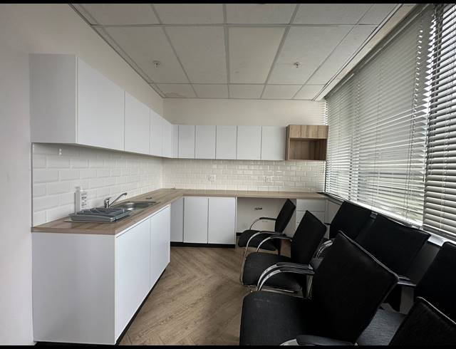 300M² OFFICE TO LET IN SANDTON CENTRAL